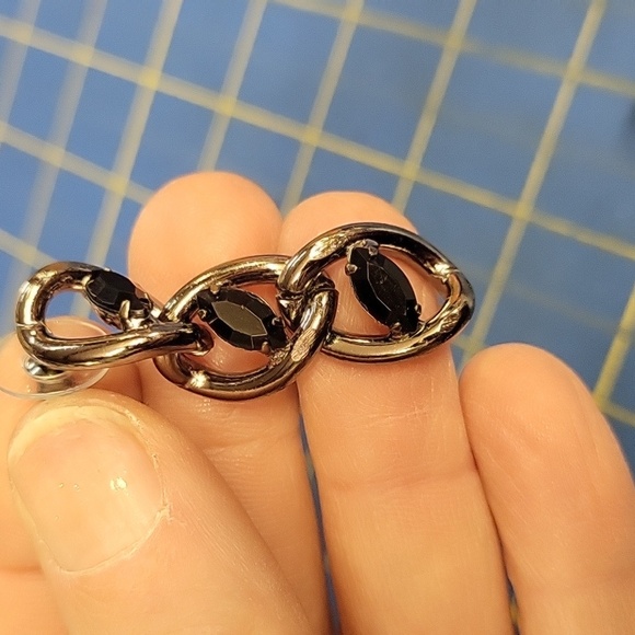 Dark Silver Tone Link Chain & Onyx Black Faux Stone Link Earrings. - Picture 2 of 2